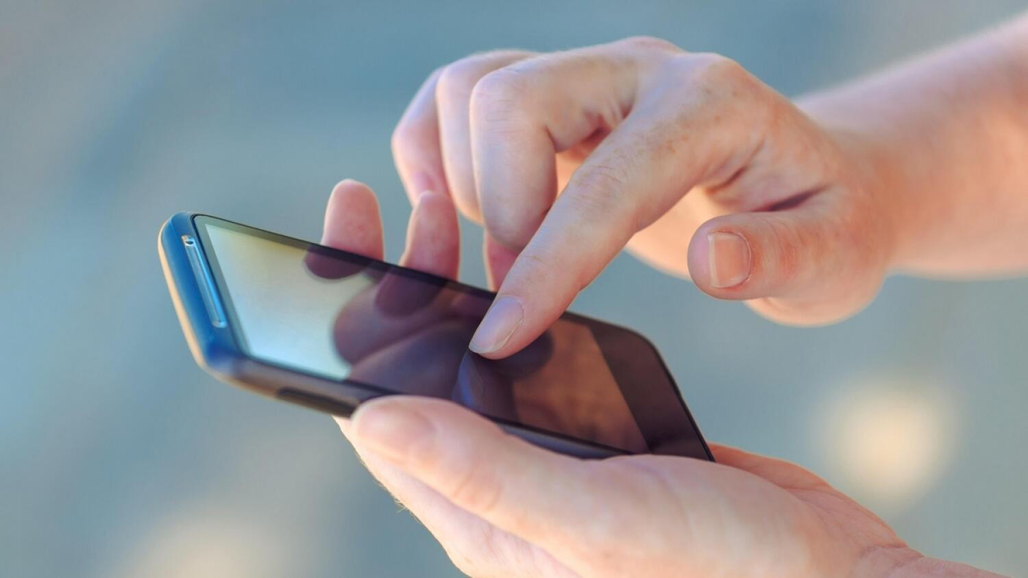 Why Disconnecting From Screens Feels Impossible